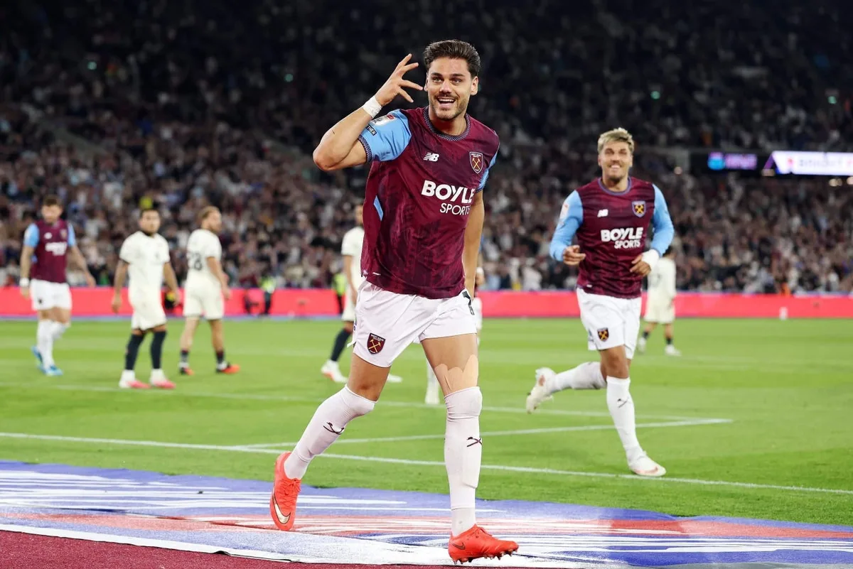 Championship: West Ham 6-0 Wrexham - Hammers go top with statement win
